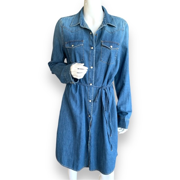 GAP LONG SLEEVE WESTERN SNAP MID-WASHED DENIM BELTED DRESS. WOMEN’S SIZE LARGE - Picture 1 of 8